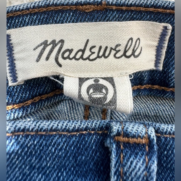 The Petite High-Rise Slim Boyjean in Twyford Wash 27 P - Picture 8 of 8